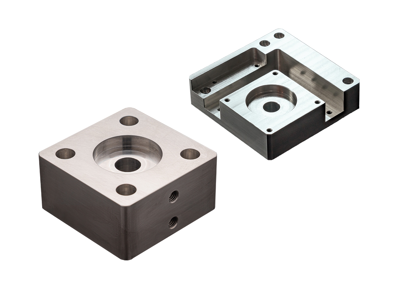 Example of two different milled parts manufactured with meviy.